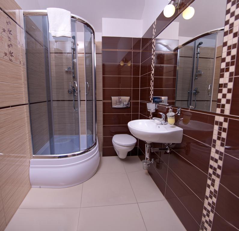 Hotel Potocki Dwor Jędrzejów Zimmer foto